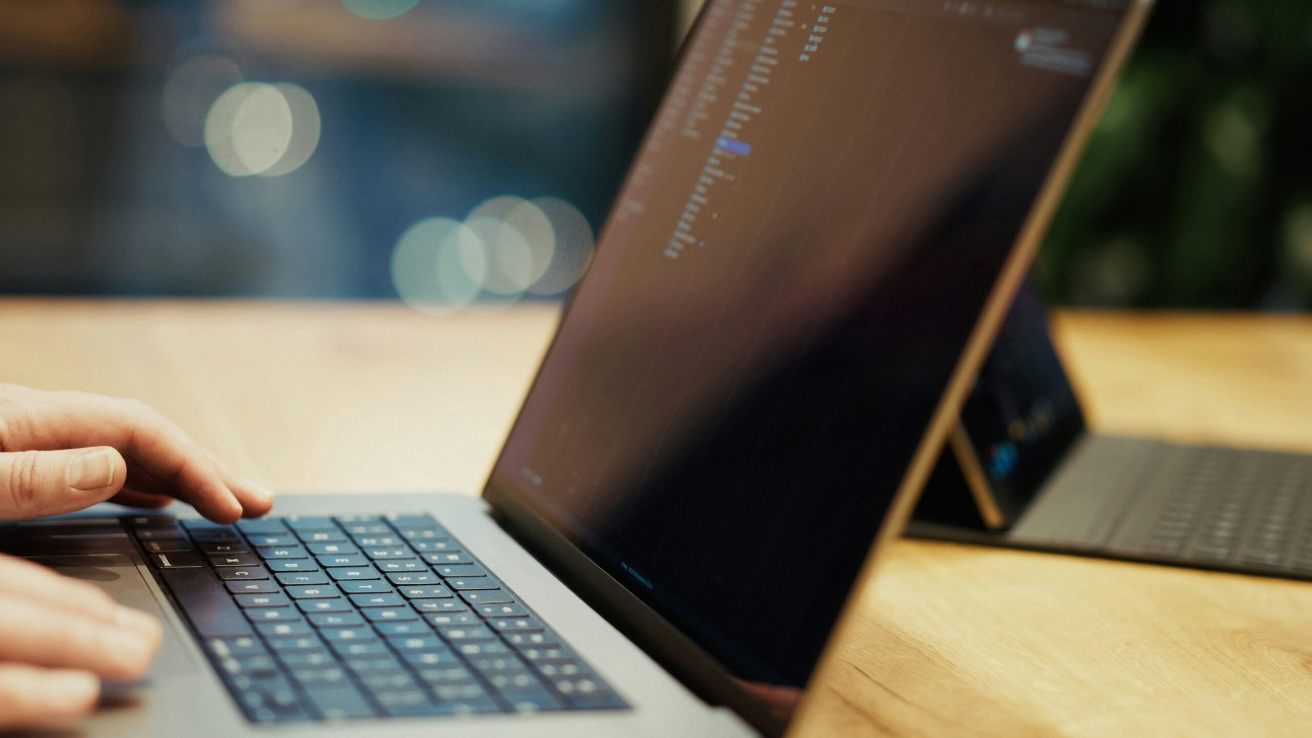 社内SE転職ナビのサービス内容と評判を徹底レビューする記事のアイキャッチ画像